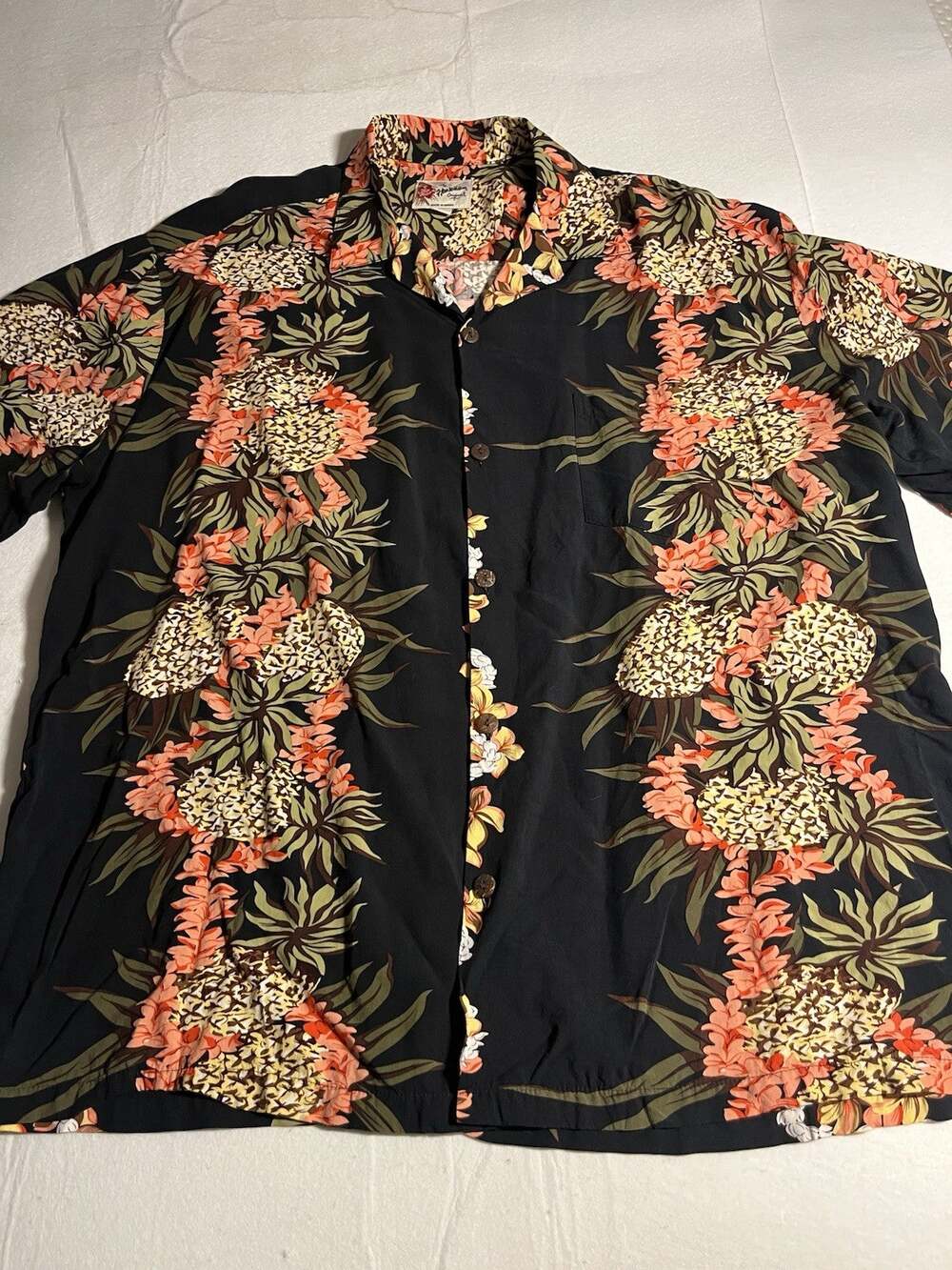 Hilo Hattie Hawaiian Shirt Mens 2XL Black Pineapple Floral Aloha Made in Hawaii